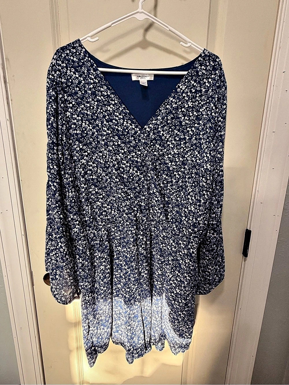 Arizona Jean Co. Floral V-Neck Romper  Blue & White XXL
